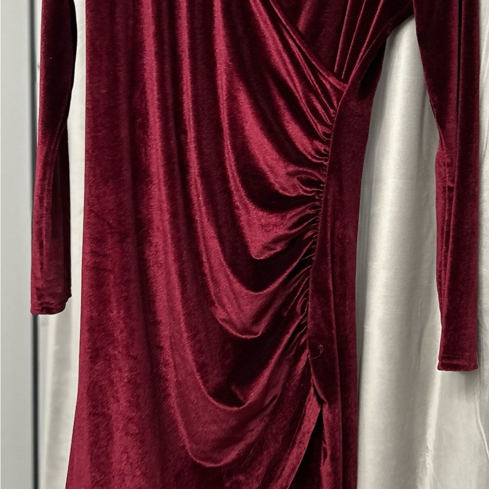 Luxurious Velvet Long Sleeve Dress in Rich Burgundy